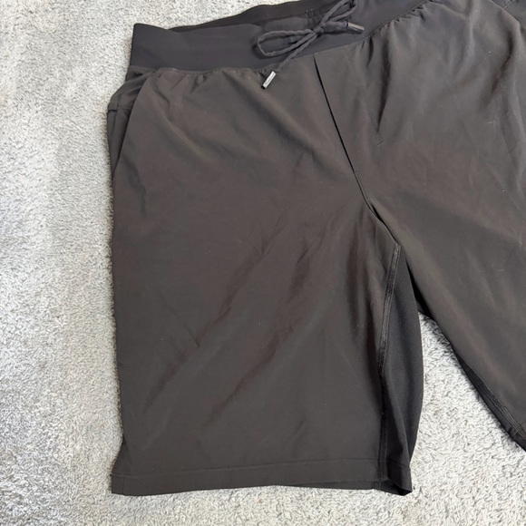 Lululemon T.H.E. Short *Linerless 9" Updated Size Large - Picture 10 of 10